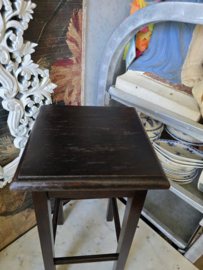 Oud houten plantentafeltje