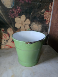 Reseda groen emaille emmer