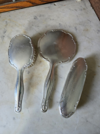 Brocante zilverkleurige kaptafelset handspiegel
