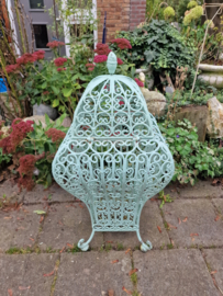 Mintgroene gietijzeren mand