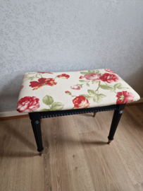 Brocante oud voetenbankje footstool rozen