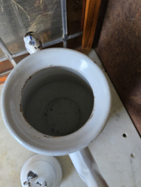 Oude emaille koffiepot schaats handvat