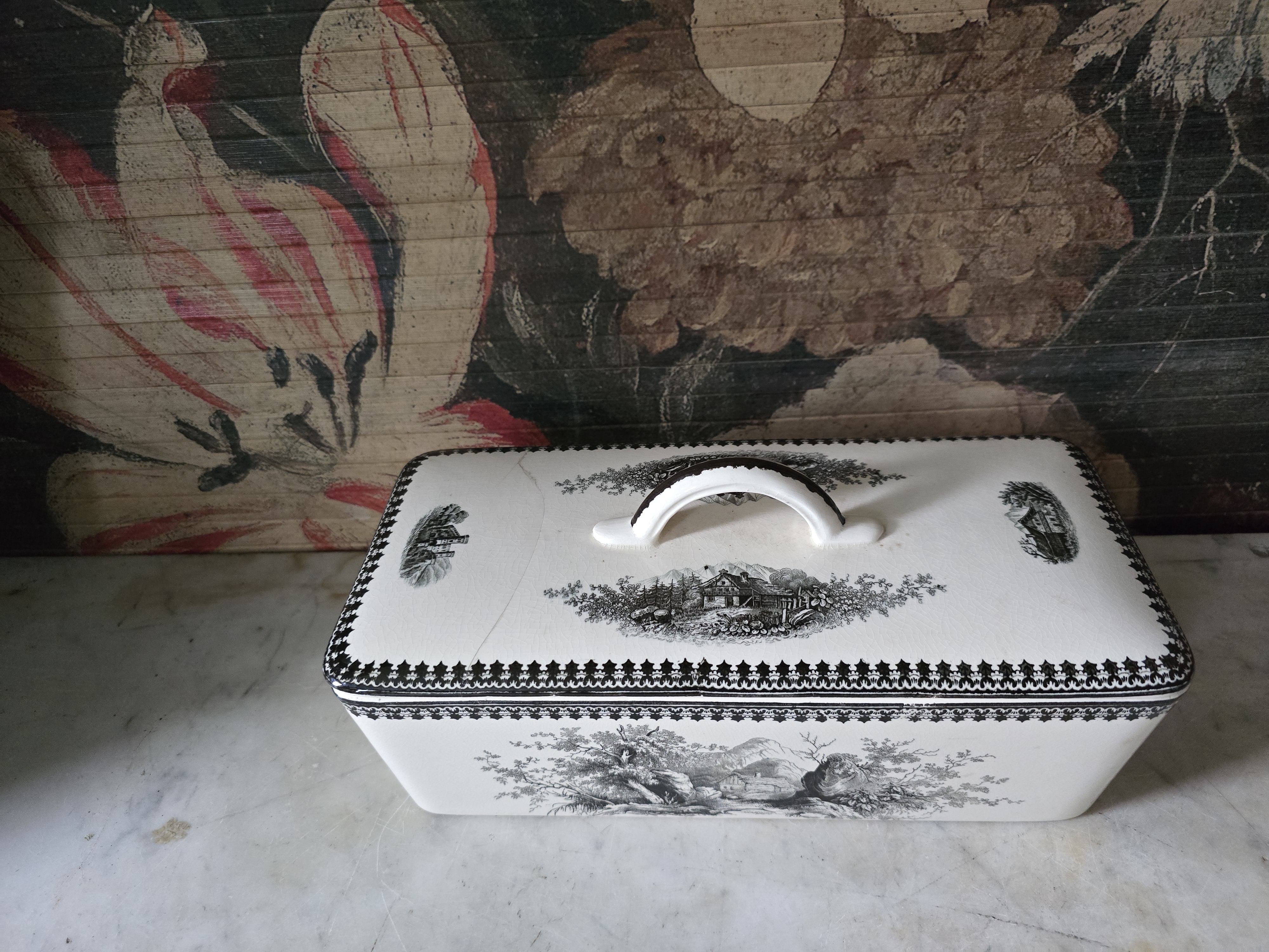 Antiek porseleinen cakedoos Villeroy&boch Mettlach