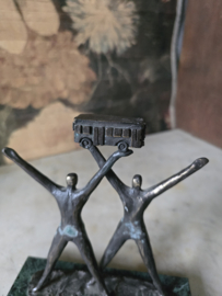 Bronzen beeld connexxion