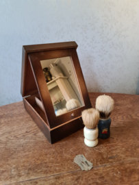 Oud houten scheerkist met spiegel