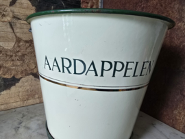 Creme emaille aardappelen emmer