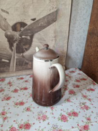 Oude emaille koffiepot