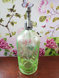 Antiek lime groen glazen spuitfles