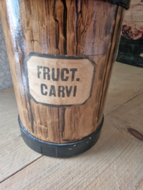 Antieke apothekerspot fruct-carvi