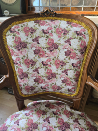 Brocante stoeltje rozen