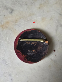 Koperen broche emaille Jan van Karssen