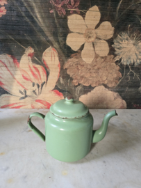 Reseda groen emaille theepot