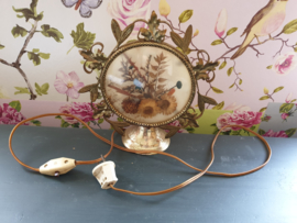 Retro vintage lampje op voet droogbloemen