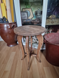 Oud eiken plantentafeltje