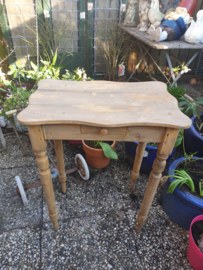 Oud houten tafeltje tafel