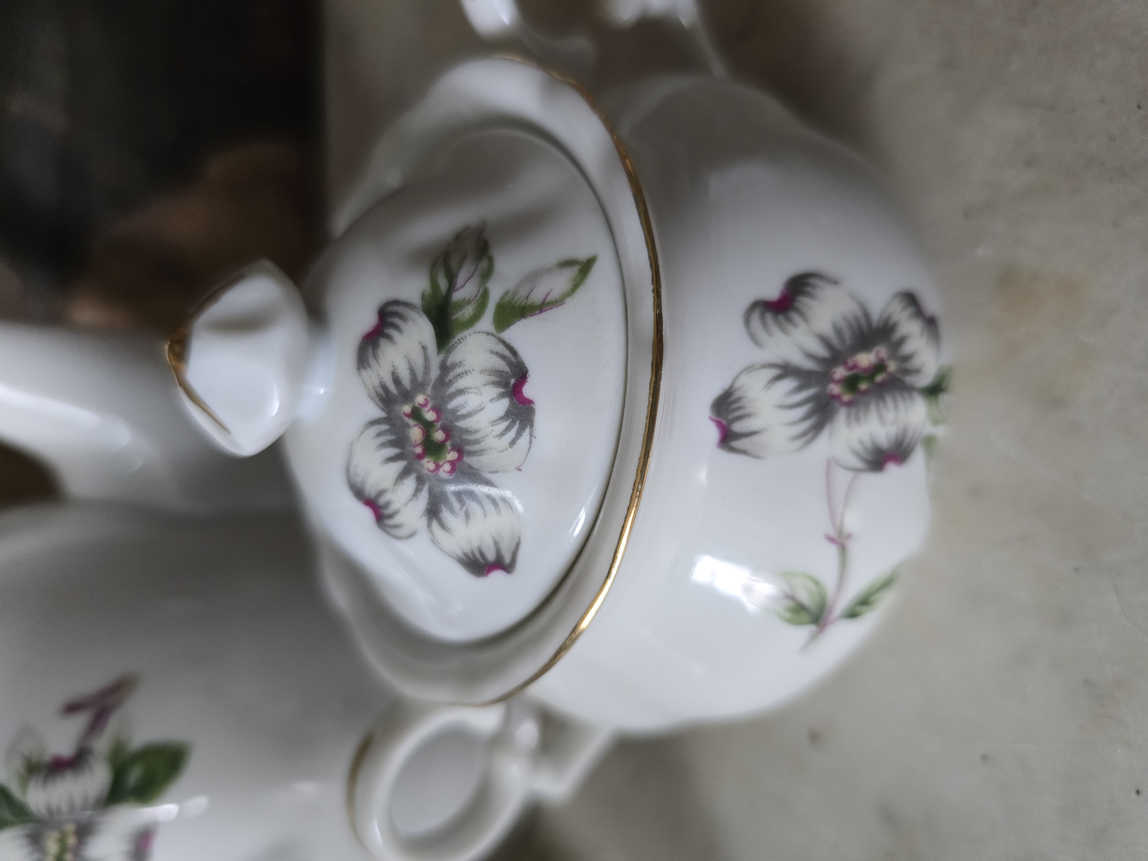 Theepot met roomstel cherry