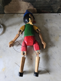 Oude houten pinokkio pop