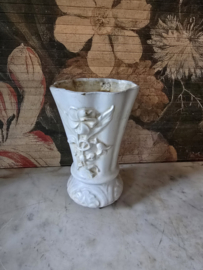 Antiek wit gietijzeren grafvaas