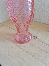 Vintage roze glazen fles karper vis