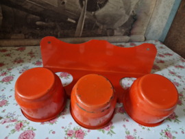 Oranje emaille zand zeep soda