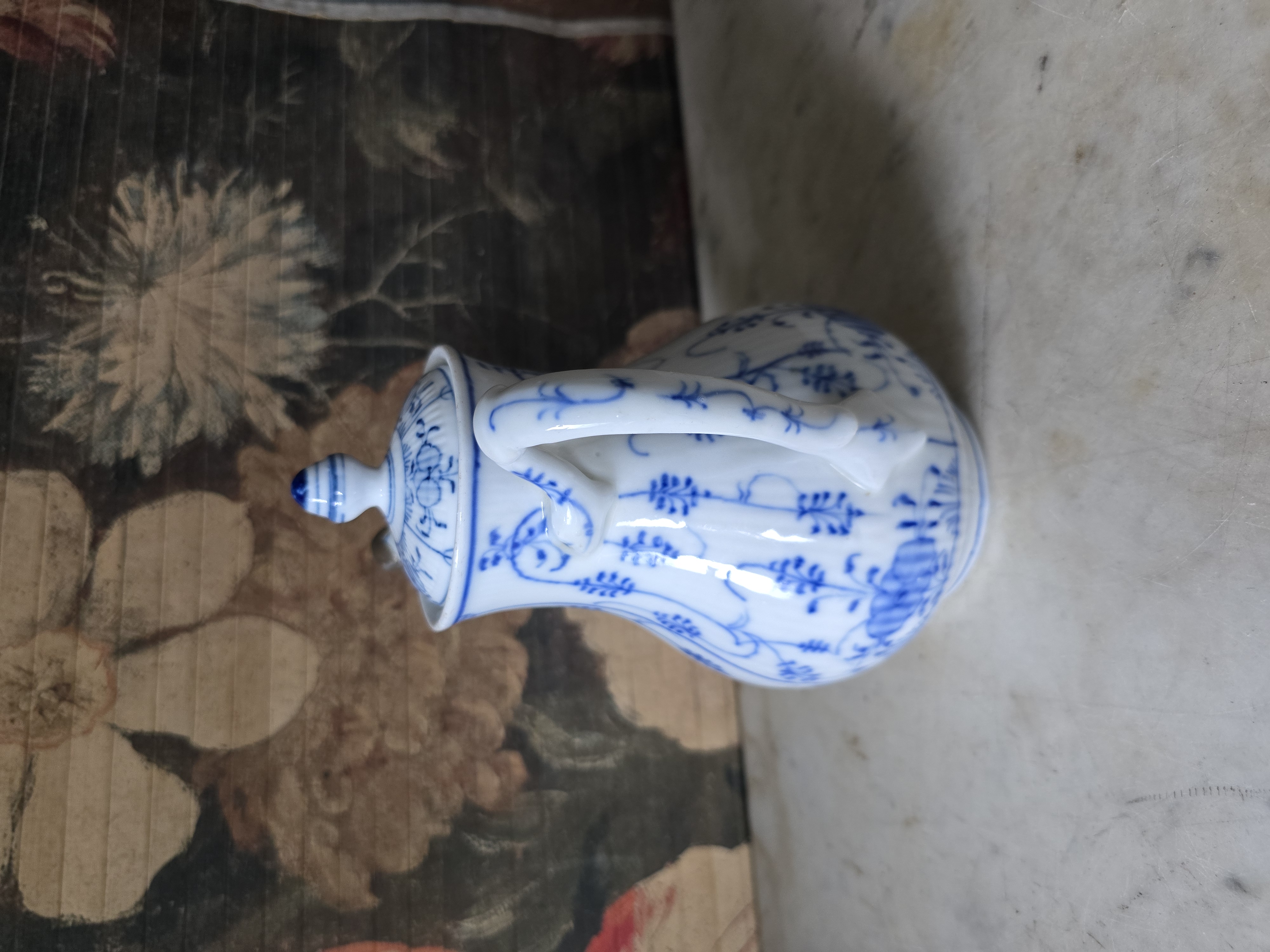 Antiek porseleinen koffiepot