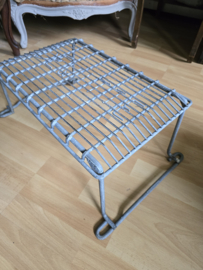 Oud metalen caravan opstapje De Witte