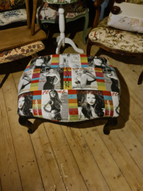 Voetenbank footstool pop art