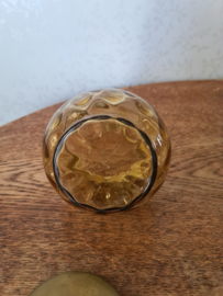 Oud geel glazen potje met deksel