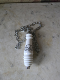 Wit porseleinen pull wc trekker