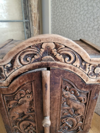 Oud bewerkt houten sieradenkastje ladekastje