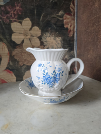 Brocante lampetkan met schaal bloemetjes