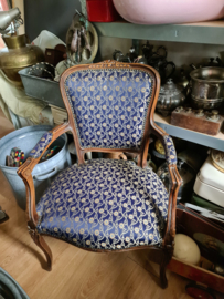 Oud brocante stoeltje