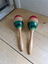 Oude houten maracas sambaballen