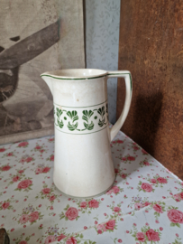 Oude beboterde kan art deco