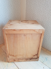 Oud houten vliegenkastje kaaskastje nr3