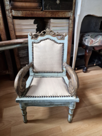 Klein brocante houten stoeltje