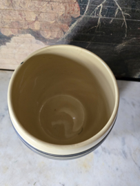Oude bandenpot p regout&co
