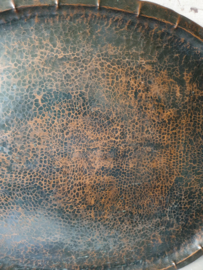 Antiek ovaal gehamerd koperen dienblad