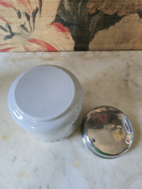 Lichtgrijs emaille theebus