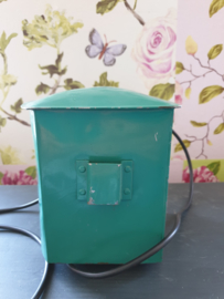 Oude stoere groene scheepslamp