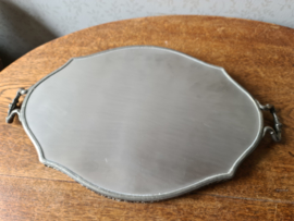 Oud bewerkt tinnen dienblad