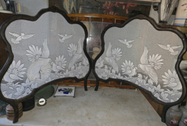 Set antiek houten raamhorren duifjes