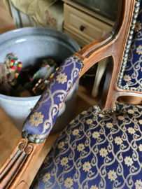 Oud brocante stoeltje