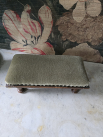 Antiek voetenbankje ribfluweel groen