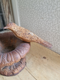 Antiek gietijzeren vogelbadje vogeltjes