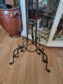 Brocante opengewerkte jardiniere op voet