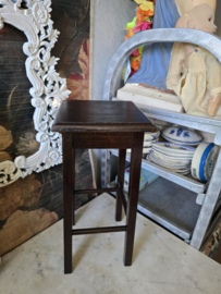 Oud houten plantentafeltje