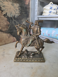 Antiek messing hoornblazer indiaan