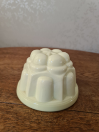 Zachtgele puddingvorm