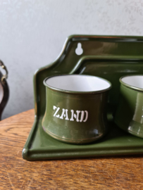 Donkergroen emaille zand zeep soda